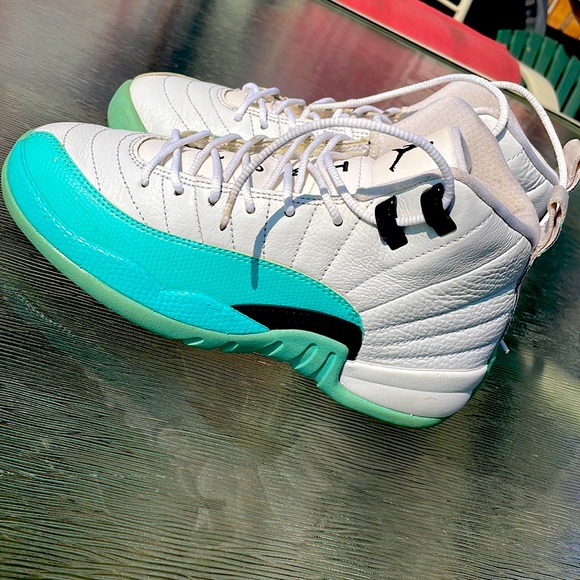 Jordan 12 - Picture 3 of 3